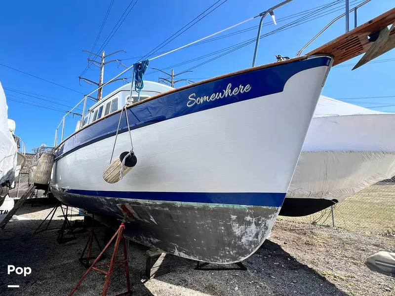 Slide: The Image of Fales 32 Navigator 1975 - 16277344