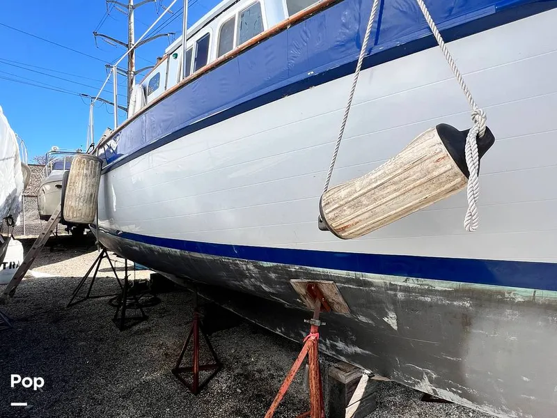 Slide: The Image of Fales 32 Navigator 1975 - 16277346