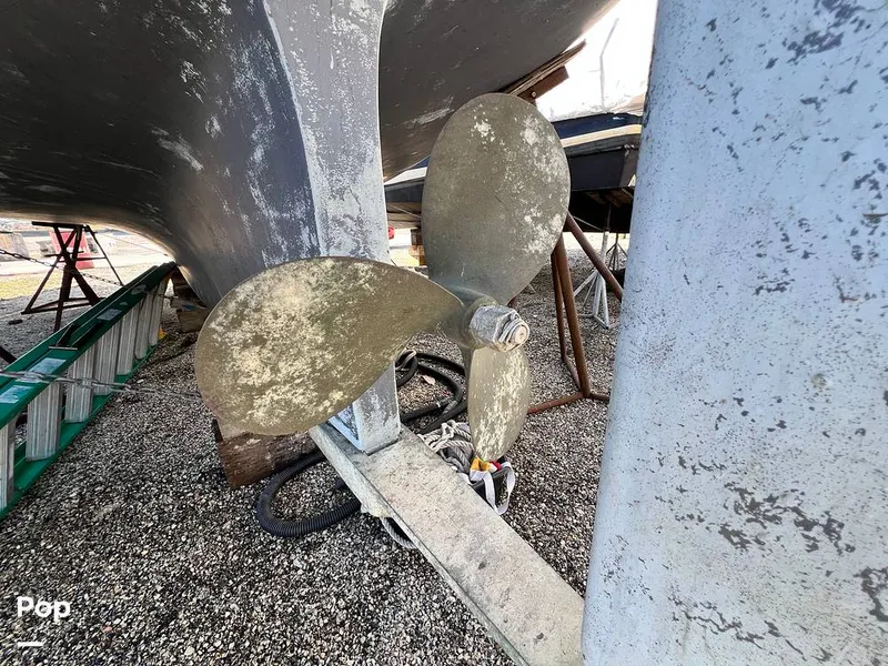 Slide: The Image of Fales 32 Navigator 1975 - 16277349