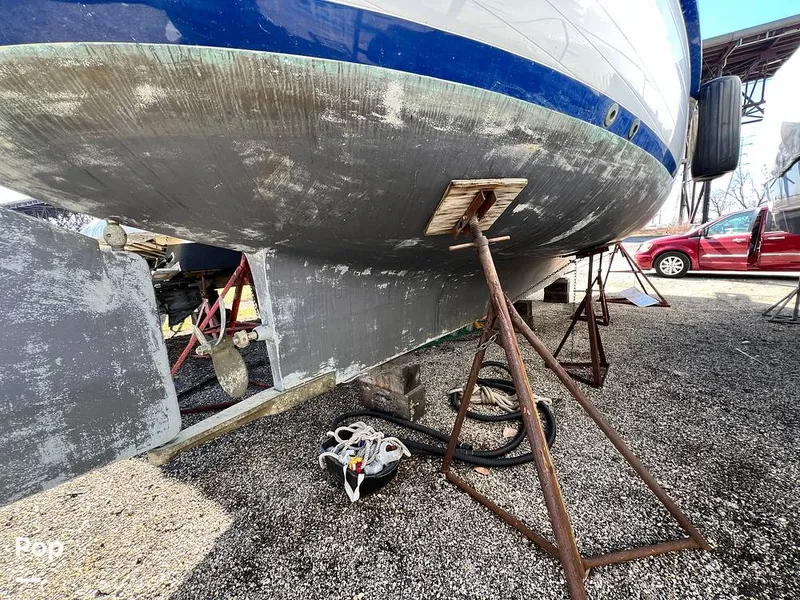 Slide: The Image of Fales 32 Navigator 1975 - 16277352