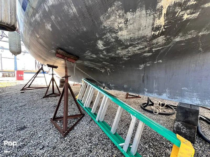 Slide: The Image of Fales 32 Navigator 1975 - 16277355