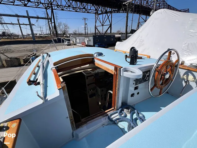 Slide: The Image of Fales 32 Navigator 1975 - 16277361