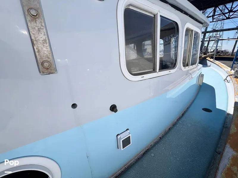 Slide: The Image of Fales 32 Navigator 1975 - 16277363