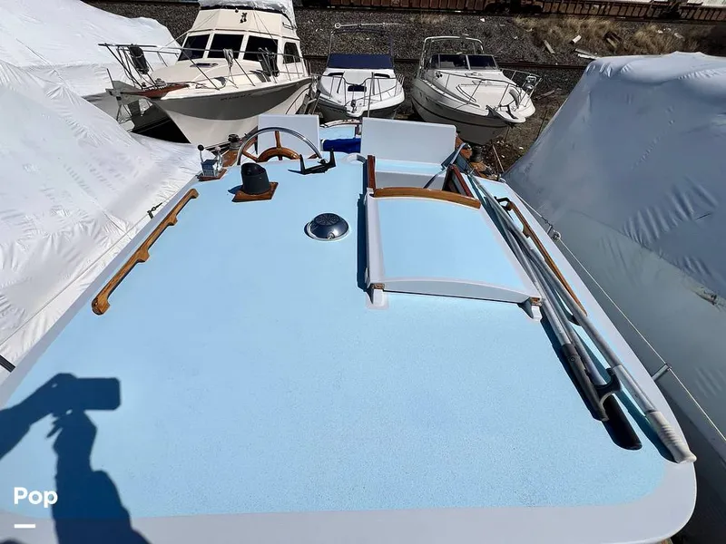 Slide: The Image of Fales 32 Navigator 1975 - 16277366