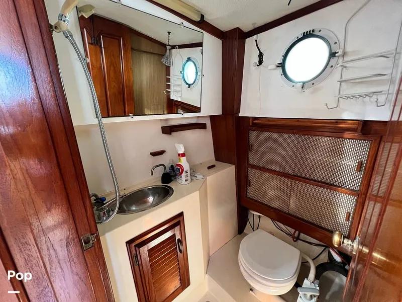 Slide: The Image of Fales 32 Navigator 1975 - 16277492