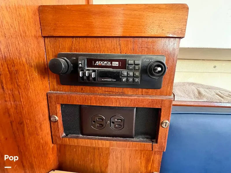 Slide: The Image of Fales 32 Navigator 1975 - 16277496