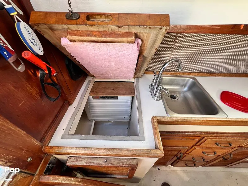 Slide: The Image of Fales 32 Navigator 1975 - 16277502