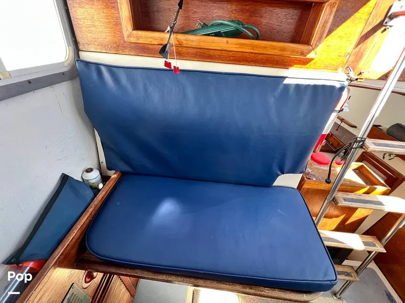 Slide: The Image of Fales 32 Navigator 1975 - 16277505