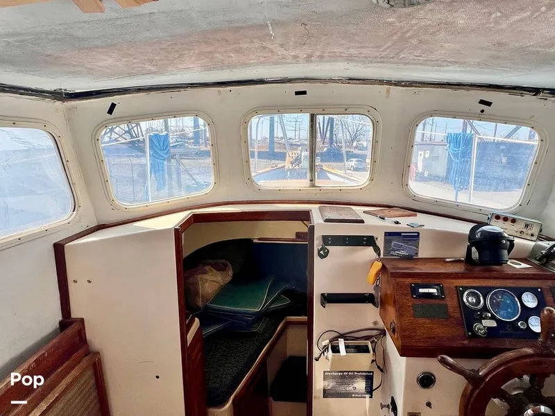 Slide: The Image of Fales 32 Navigator 1975 - 16277514