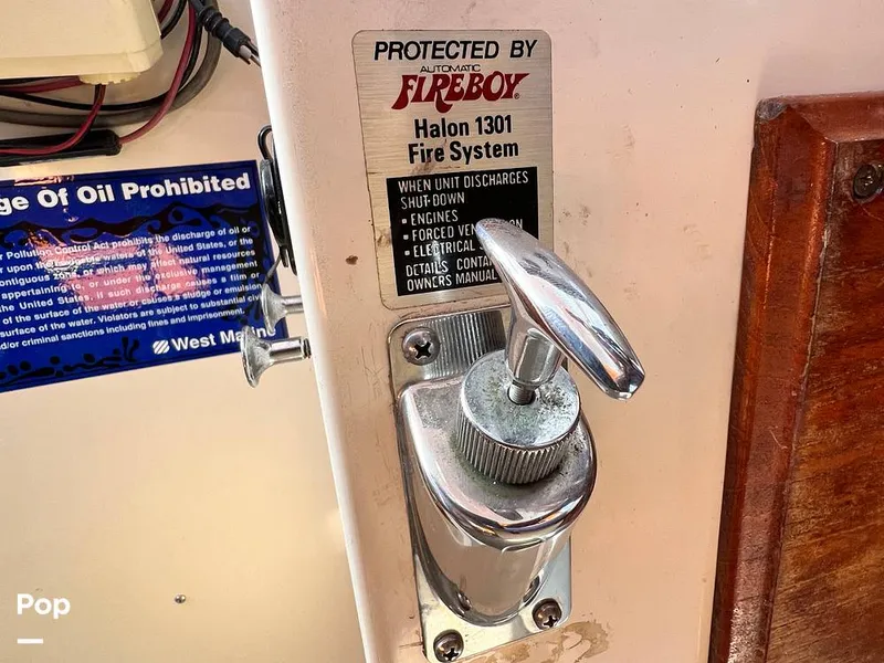 Slide: The Image of Fales 32 Navigator 1975 - 16277516