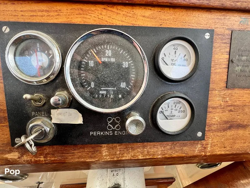 Slide: The Image of Fales 32 Navigator 1975 - 16277517