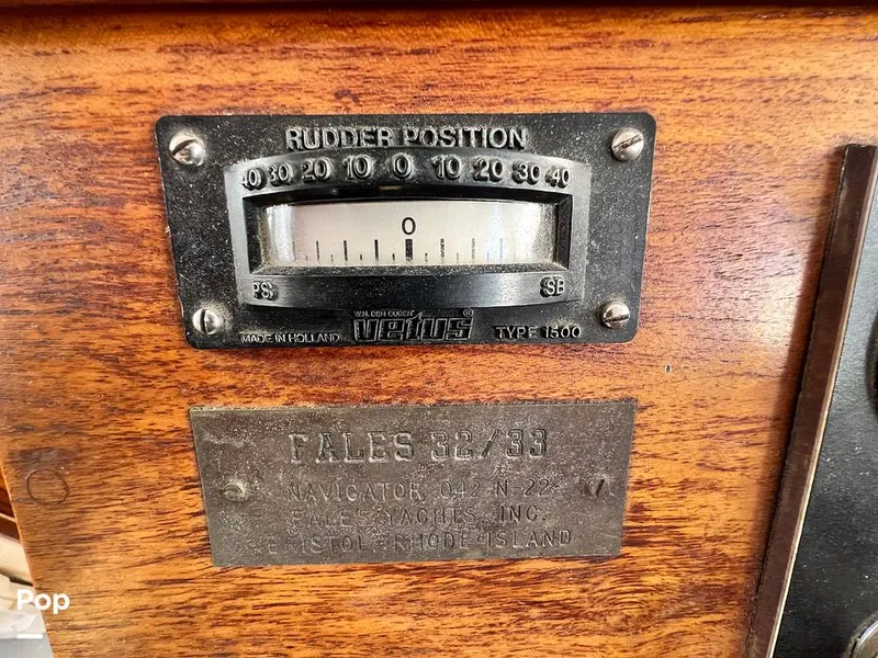 Slide: The Image of Fales 32 Navigator 1975 - 16277518