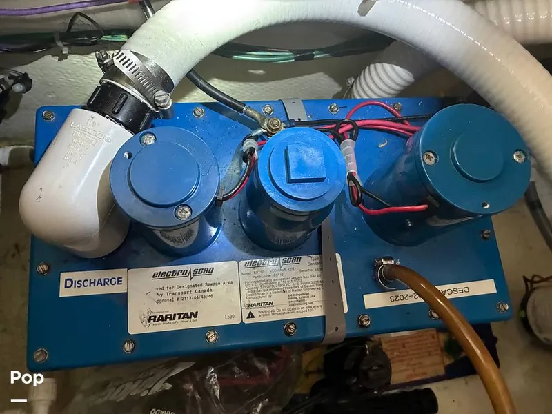 Slide: The Image of Bayliner 3888 1994 - 16057901