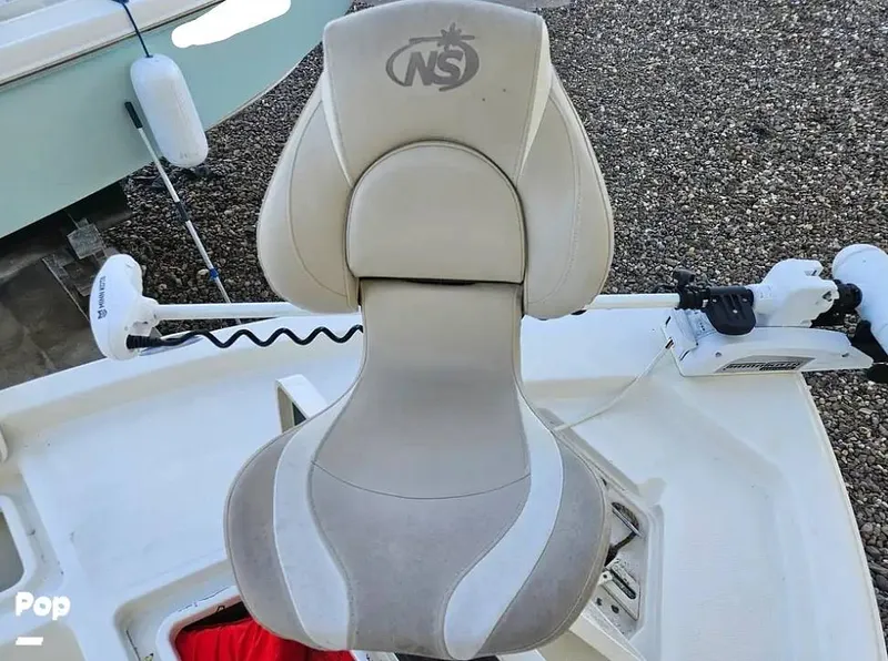 Slide: The Image of Pedestal Seat/trolling Motor - 16059023