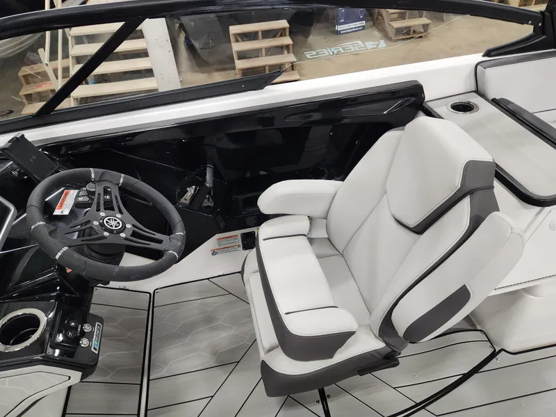 Slide: The Image of Yamaha 252XE 2024 - 5