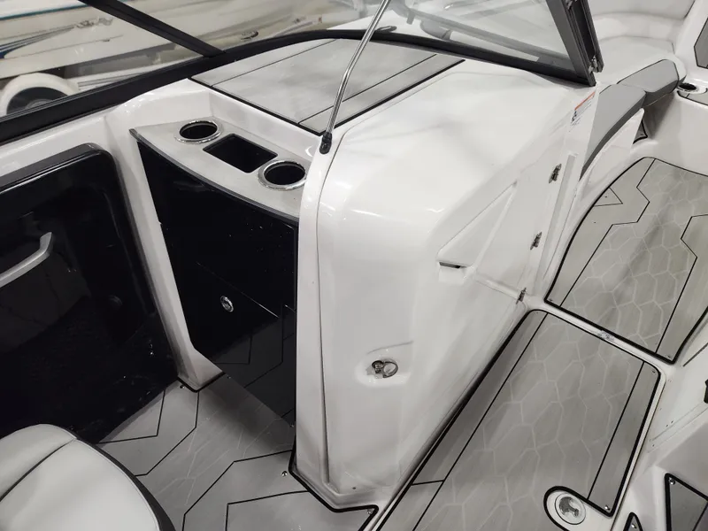 Slide: The Image of Yamaha 252XE 2024 - 7