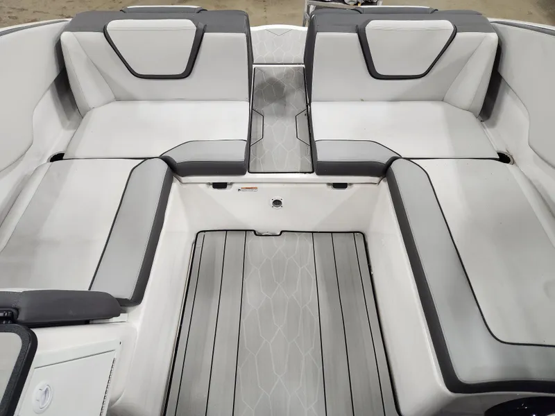 Slide: The Image of Yamaha 252XE 2024 - 8