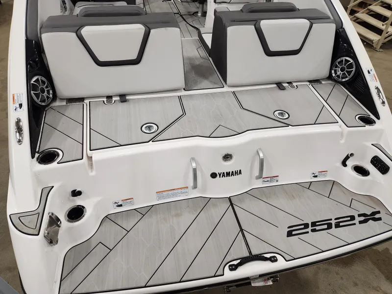 Slide: The Image of Yamaha 252XE 2024 - 9