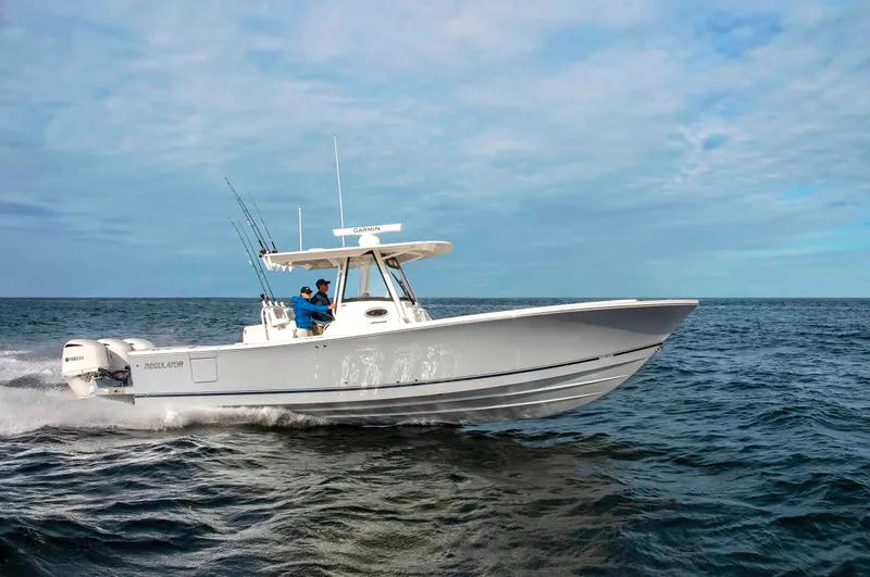 Slide: The Image of Regulator Marine 34SS 2023 - 4