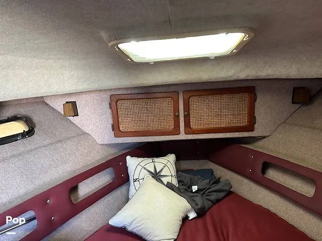 Slide: The Image of Pursuit Tiara 2700 1985 - 16089105