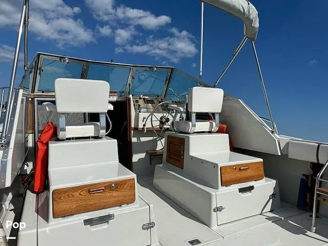 Slide: The Image of Pursuit Tiara 2700 1985 - 16089110