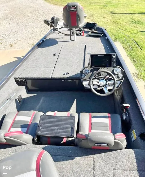 Slide: The Image of Casting Deck W/storage - 16243778