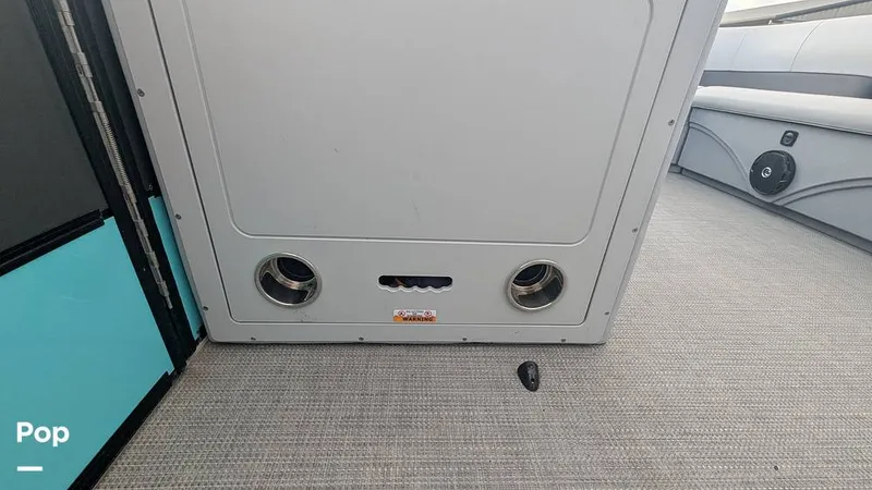 Slide: The Image of Bentley Swingback 240 2024 - 16070176