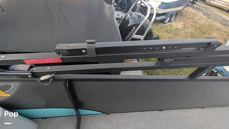 Slide: The Image of Bentley Swingback 240 2024 - 16070201