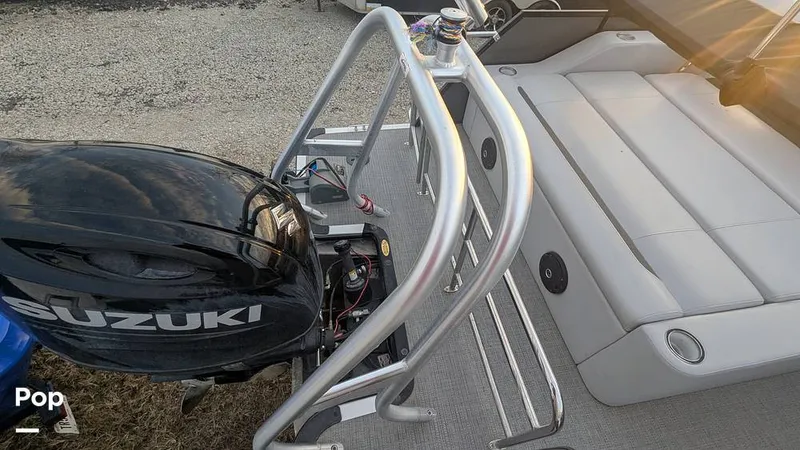 Slide: The Image of Bentley Swingback 240 2024 - 16070211