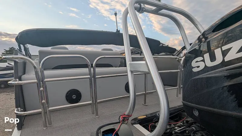 Slide: The Image of Bentley Swingback 240 2024 - 16070161