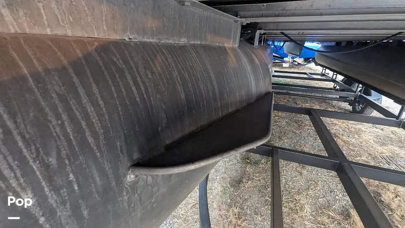 Slide: The Image of Bentley Swingback 240 2024 - 16070225