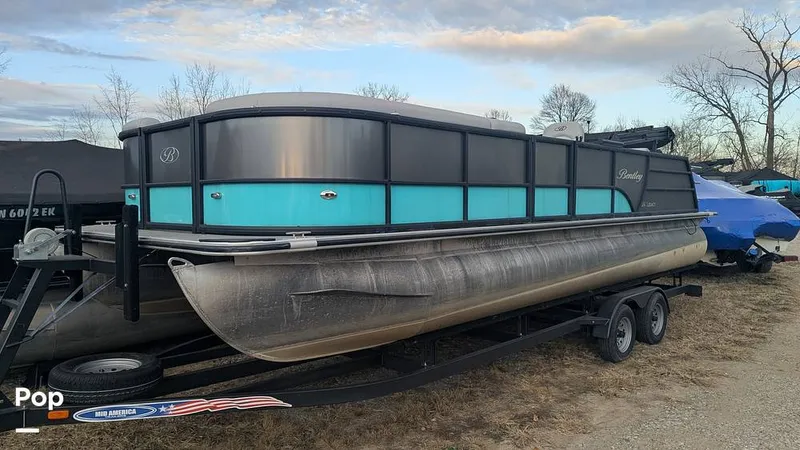 The Image of Bentley Pontoons Swingback 240 2024 - 16086437