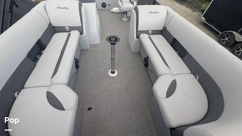 Slide: The Image of Bentley Pontoons Swingback 240 2024 - 16070164