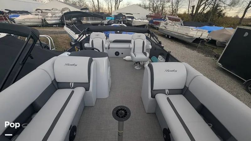 Slide: The Image of Bentley Pontoons Swingback 240 2024 - 16070172