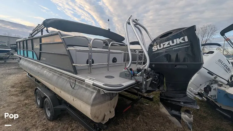 Slide: The Image of Bentley Pontoons Swingback 240 2024 - 16070151