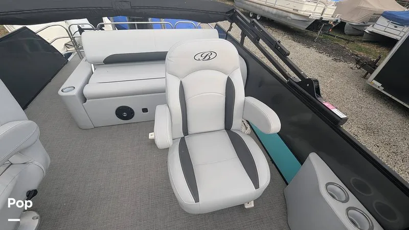 Slide: The Image of Bentley Pontoons Swingback 240 2024 - 16070179