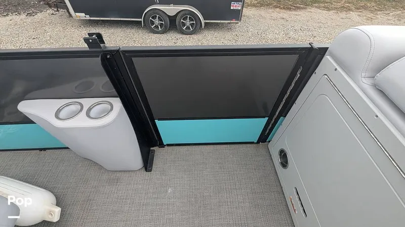 Slide: The Image of Bentley Pontoons Swingback 240 2024 - 16070178