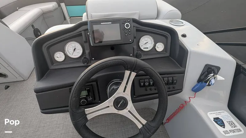 Slide: The Image of Bentley Pontoons Swingback 240 2024 - 16070182