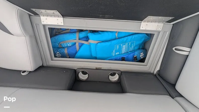 Slide: The Image of Bentley Pontoons Swingback 240 2024 - 16070169