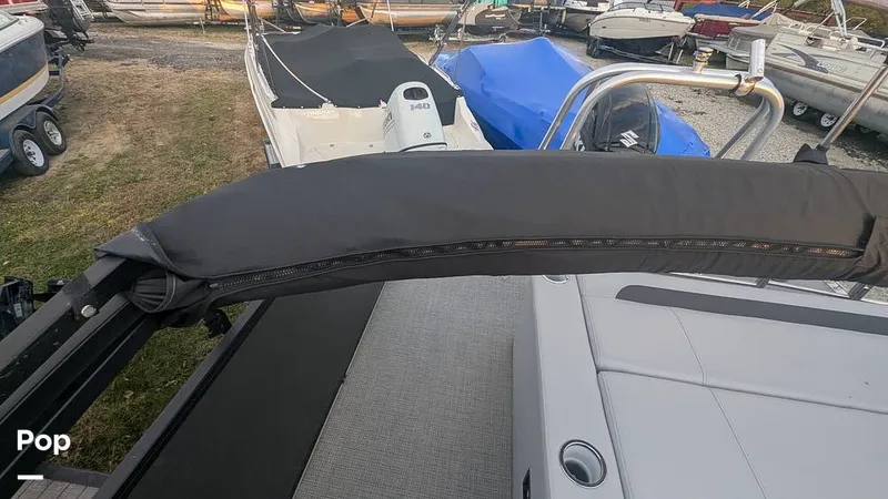 Slide: The Image of Bentley Pontoons Swingback 240 2024 - 16070202