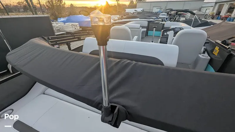 Slide: The Image of Bentley Pontoons Swingback 240 2024 - 16070216