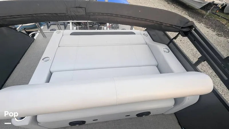 Slide: The Image of Bentley Pontoons Swingback 240 2024 - 16070218