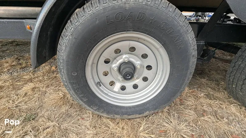 Slide: The Image of Bentley Pontoons Swingback 240 2024 - 16070150