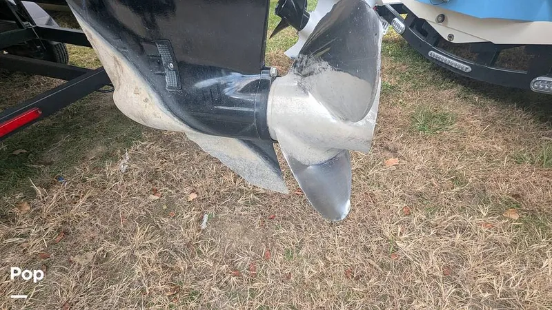 Slide: The Image of Bentley Pontoons Swingback 240 2024 - 16070154