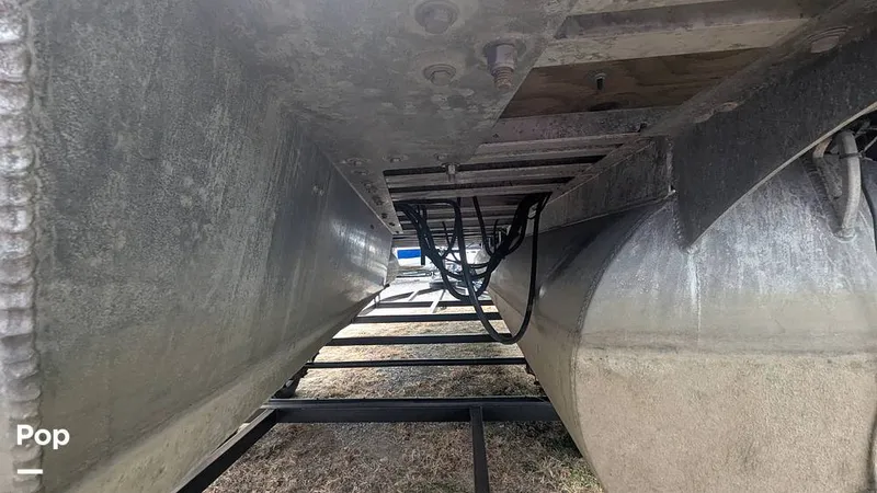 Slide: The Image of Bentley Pontoons Swingback 240 2024 - 16070156