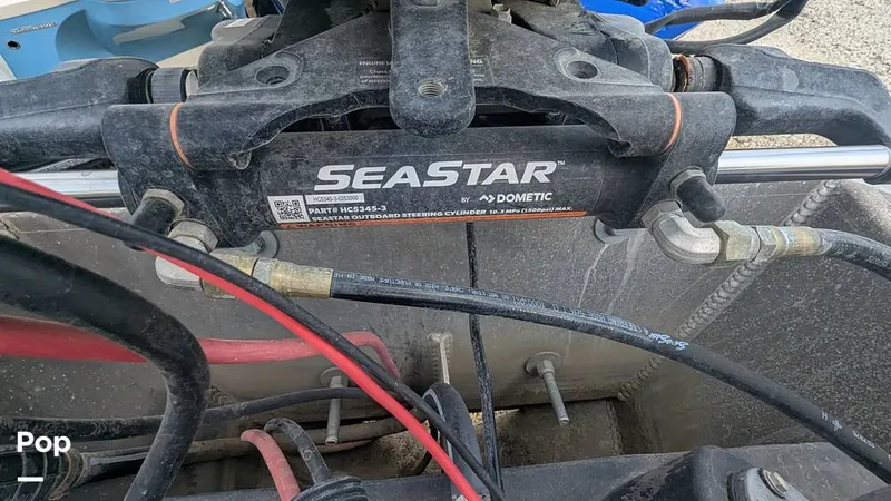 Slide: The Image of Bentley Pontoons Swingback 240 2024 - 16070208