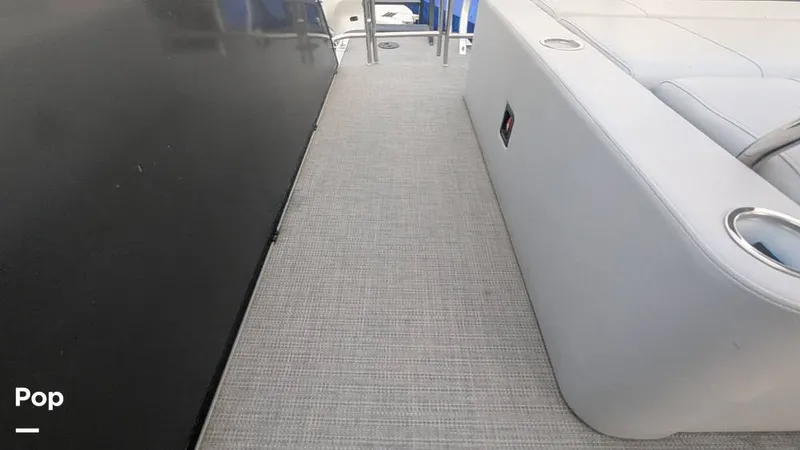 Slide: The Image of Bentley Pontoons Swingback 240 2024 - 16070222