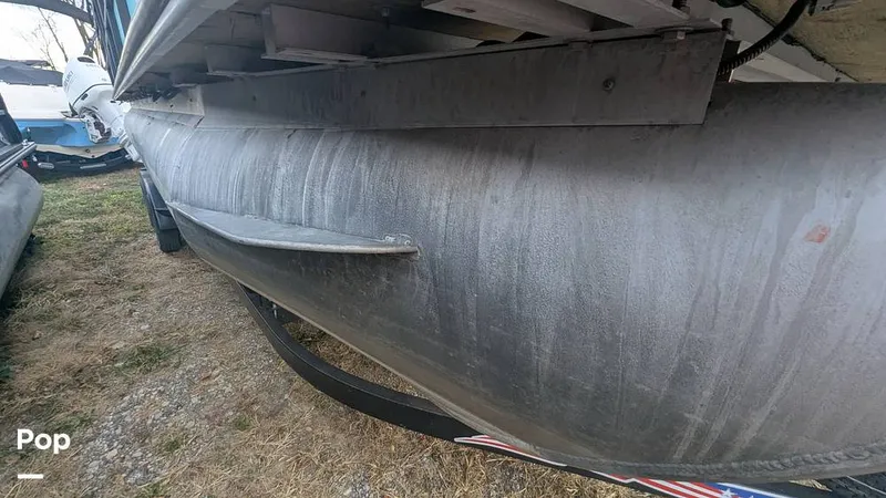 Slide: The Image of Bentley Pontoons Swingback 240 2024 - 16070224