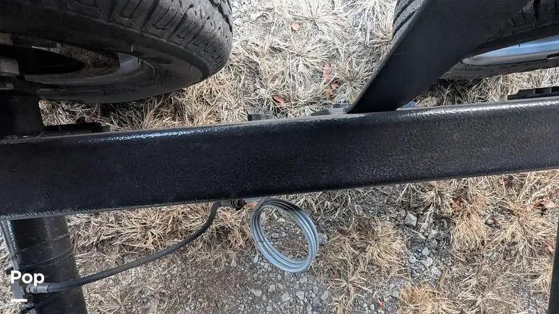 Slide: The Image of Bentley Pontoons Swingback 240 2024 - 16070229