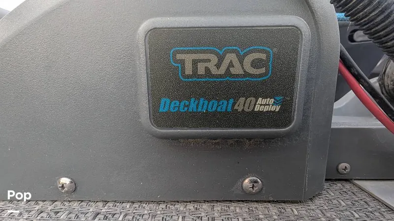 Slide: The Image of Bentley Pontoons Swingback 240 2024 - 16070230